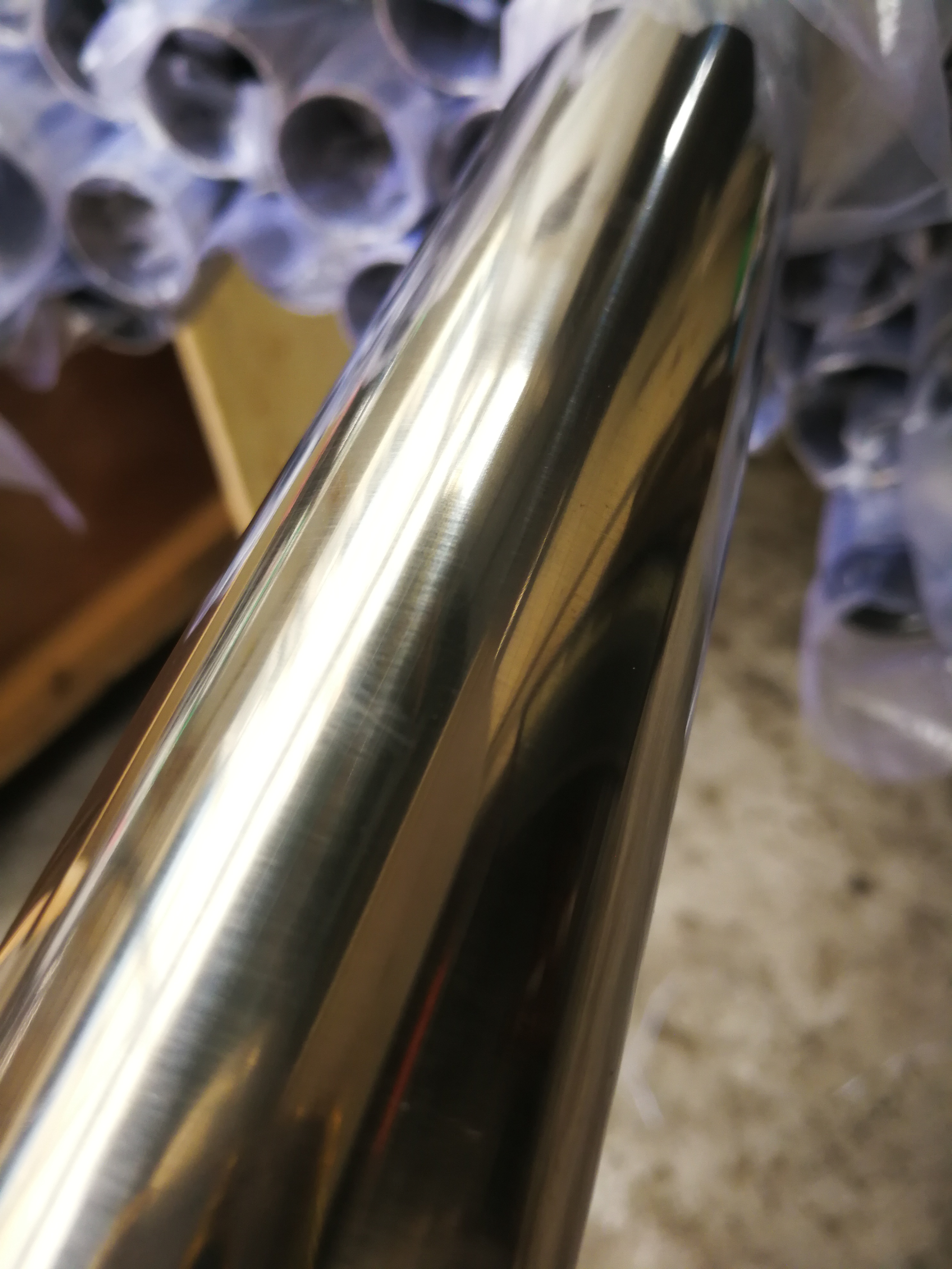 33*0.5精密不锈钢管原料的抛光性能取决于管坯表面质量(图2)
